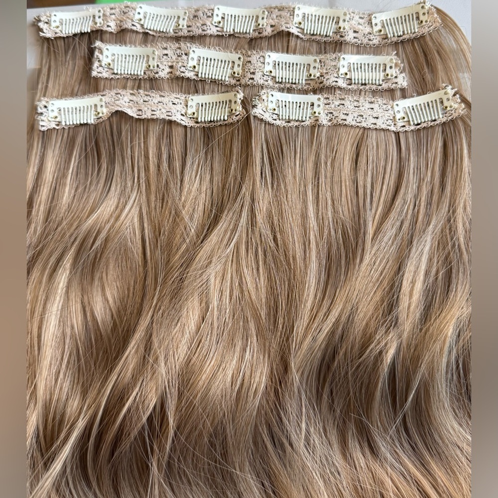 Clip In Light Brown Hair Extensions 20 In Wavy Hair - Picture 5 of 5